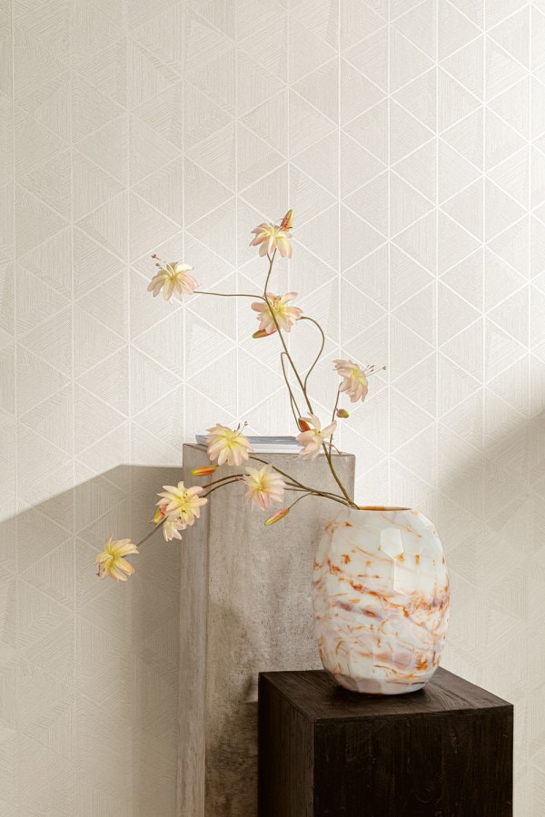 Vliesová obrazová tapeta na zeď, béžová, stříbrná, trojúhelníky, TRA102, Traces, Masureel - Masureel